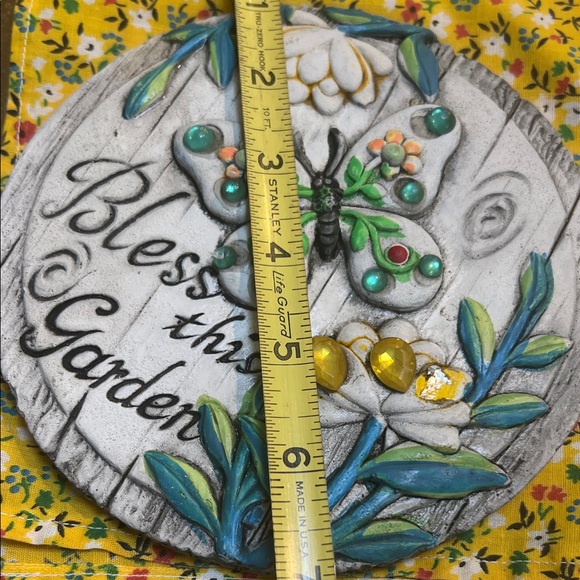 #1178+ Colorful Garden Plaque with Butterfly Design - Picture 4 of 5